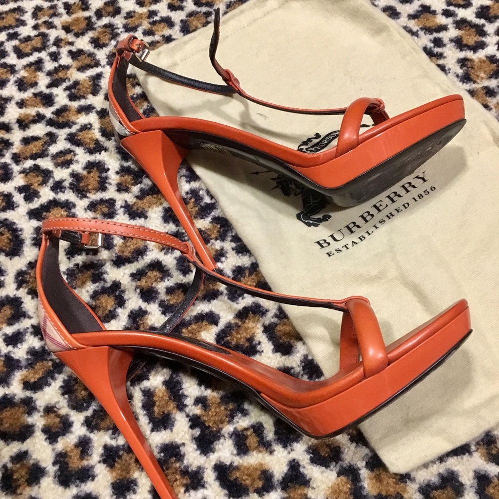 Burberry Women's Orange Sandals - Picture 4 of 4